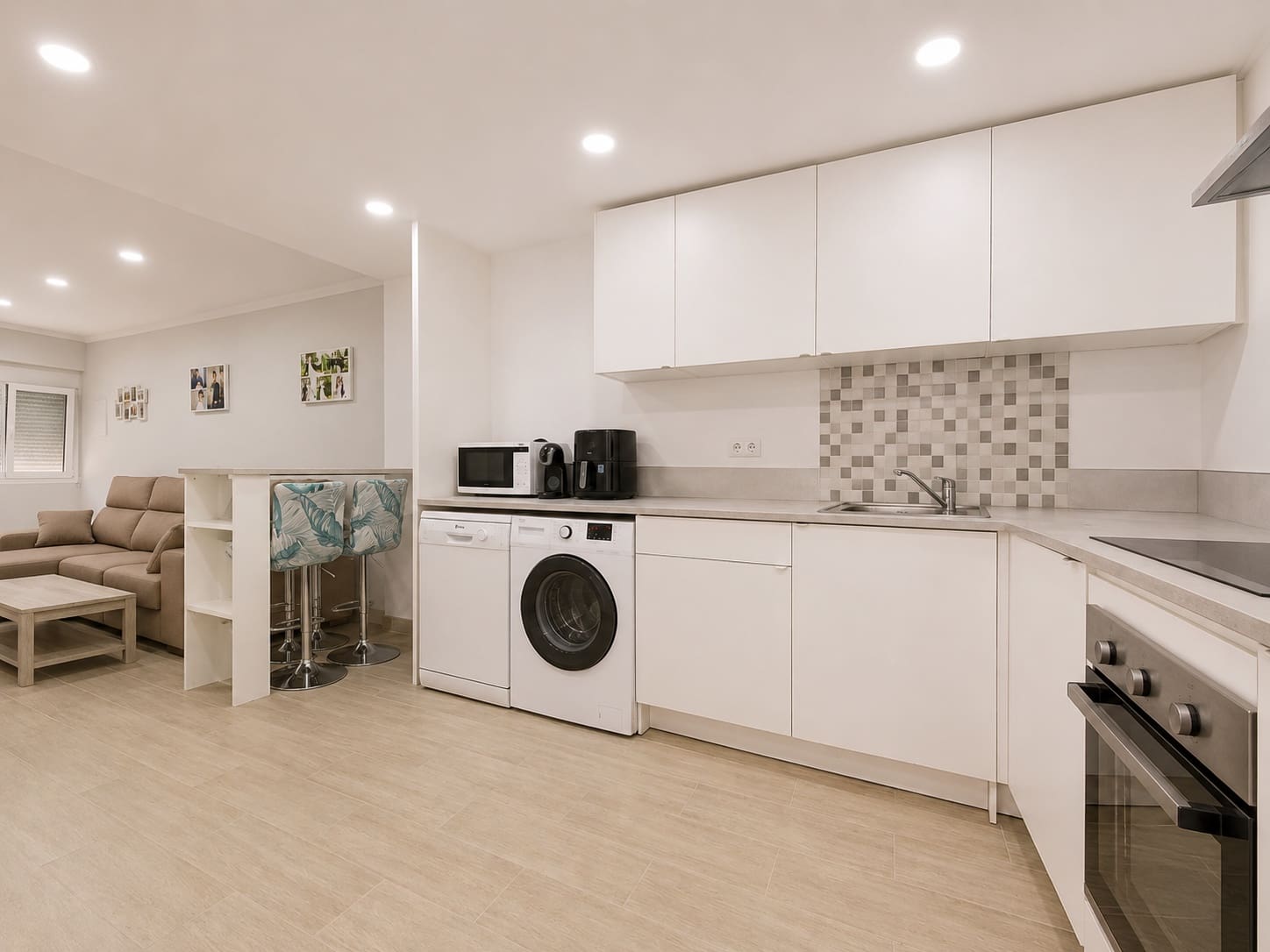 3 bedroom Townhouse for sale in Estepona with garage - € 699,000 (Ref: 10015291)