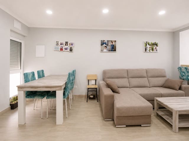 3 bedroom Townhouse for sale in Estepona with garage - € 699,000 (Ref: 10015291)
