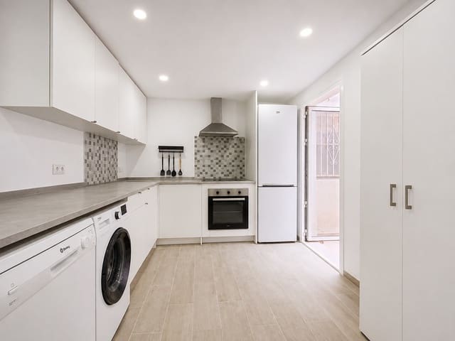 3 bedroom Townhouse for sale in Estepona with garage - € 699,000 (Ref: 10015291)