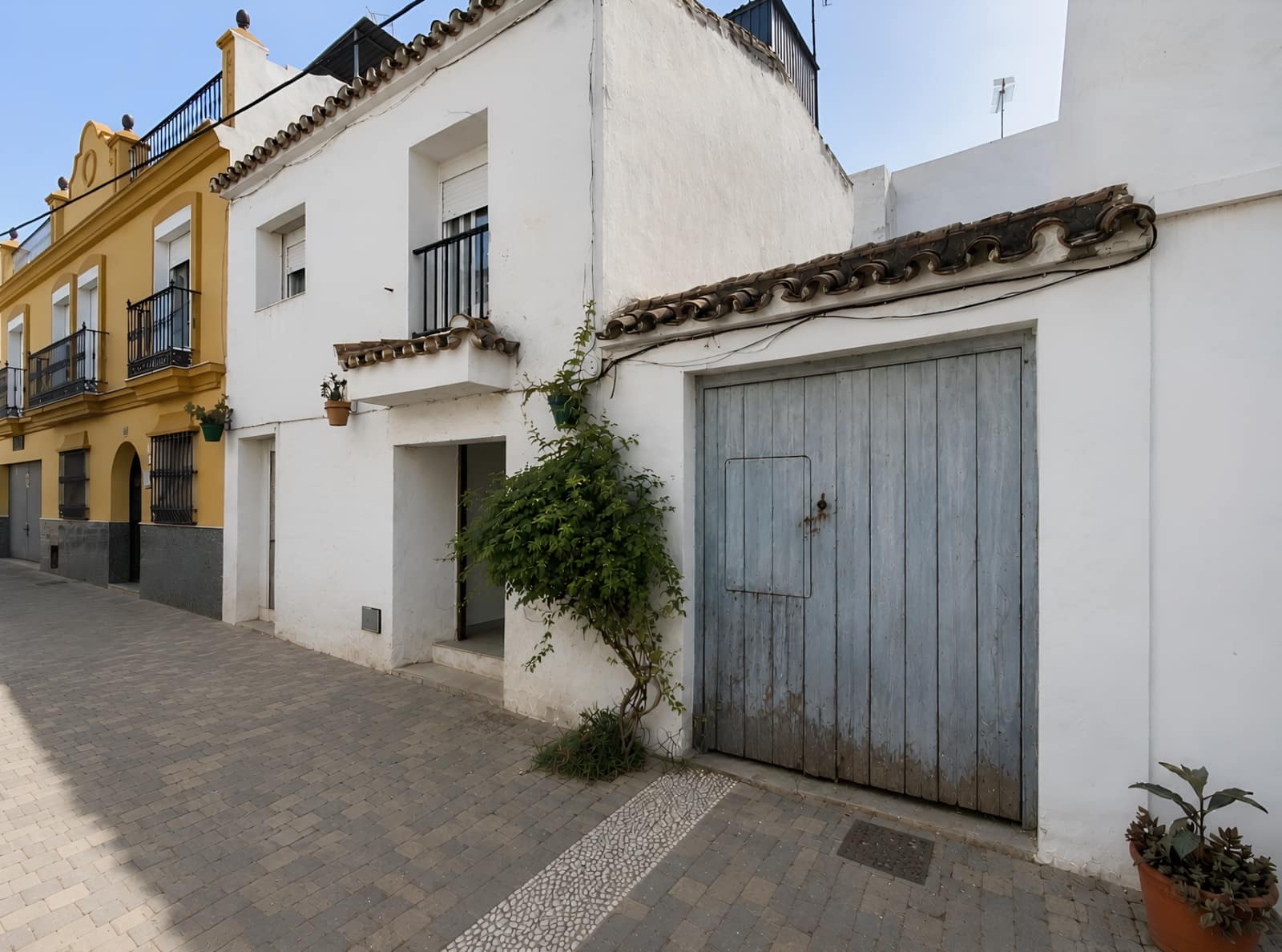 3 bedroom Townhouse for sale in Estepona with garage - € 699,000 (Ref: 10015291)
