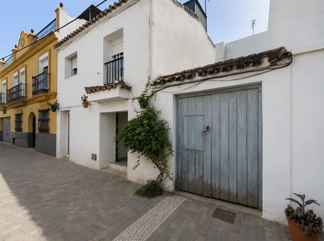 3 bedroom Townhouse for sale in Estepona with garage - € 699,000 (Ref: 10015291)