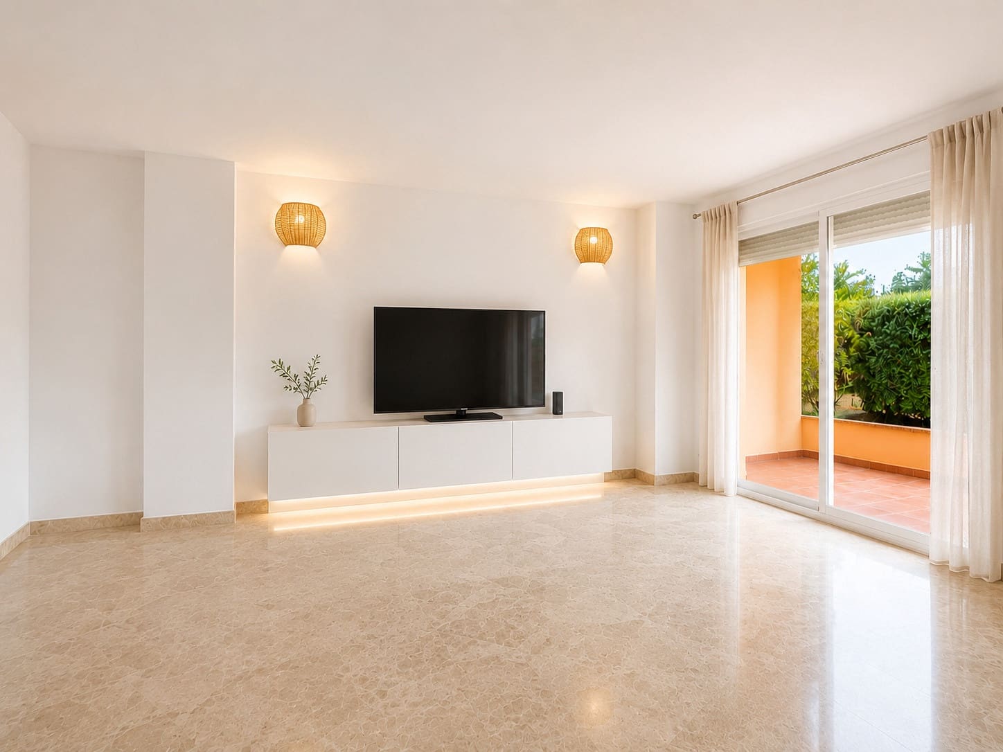 3 soverom Hus til salgs i Buenas Noches med svømmebasseng garasje - € 470 000 (Ref: 10025399)