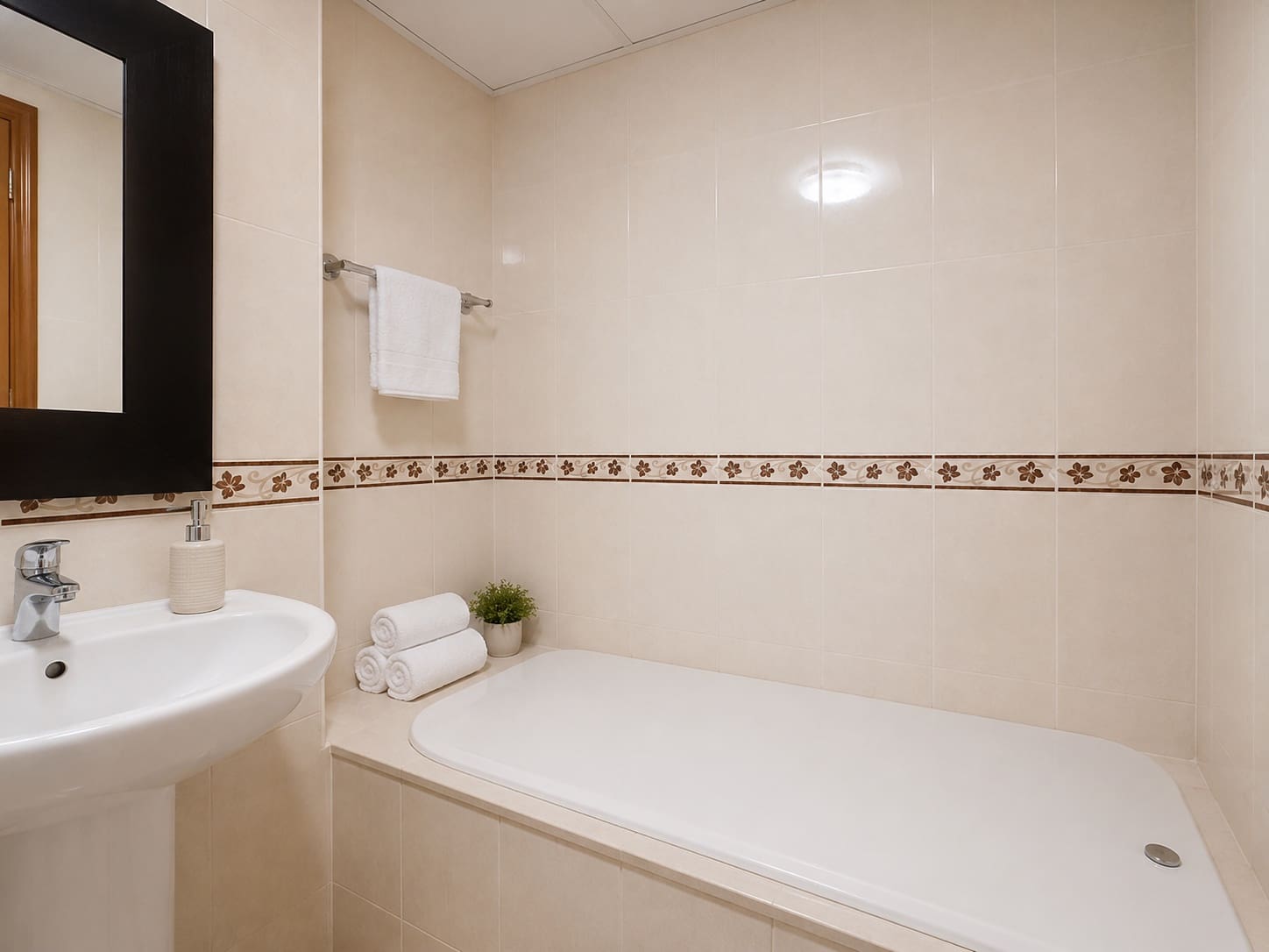 3 soverom Hus til salgs i Buenas Noches med svømmebasseng garasje - € 470 000 (Ref: 10025399)