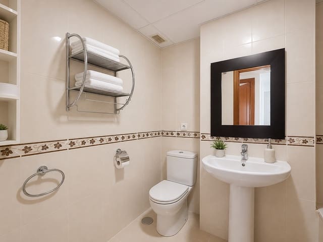3 Zimmer Haus zu verkaufen in Buenas Noches, Estepona mit Pool Garage - 470.000 € (Ref: 10025399)