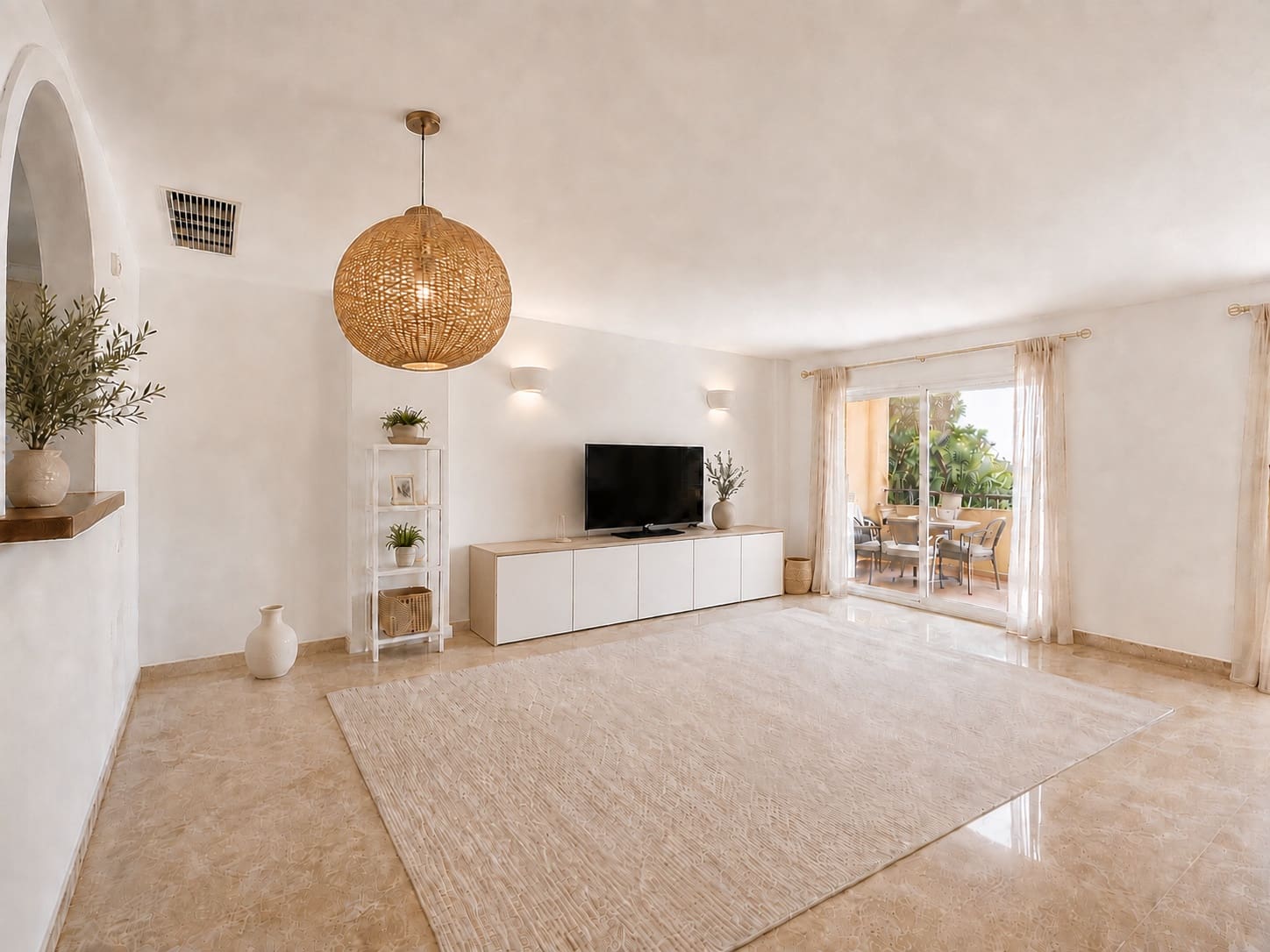 3 soverom Hus til salgs i Buenas Noches med svømmebasseng garasje - € 470 000 (Ref: 10025399)
