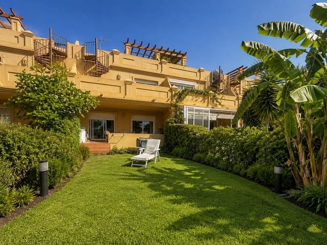 3 quarto Casa em Banda para venda em Buenas Noches, Estepona com piscina garagem - 470 000 € (Ref: 10025399)
