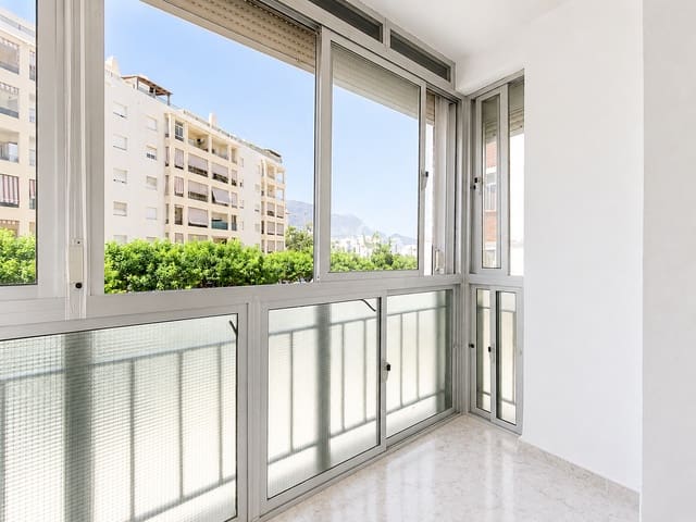 3 sovrum Lägenhet till salu i Estepona - 265 000 € (Ref: 10033673)