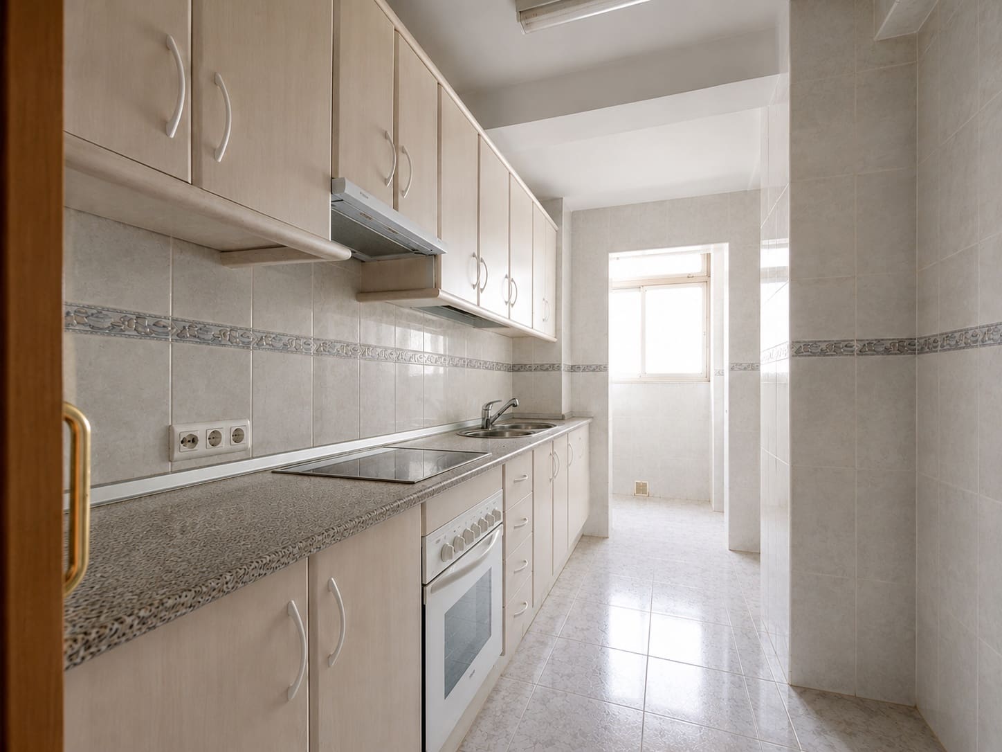 3 sovrum Lägenhet till salu i Estepona - 265 000 € (Ref: 10033673)