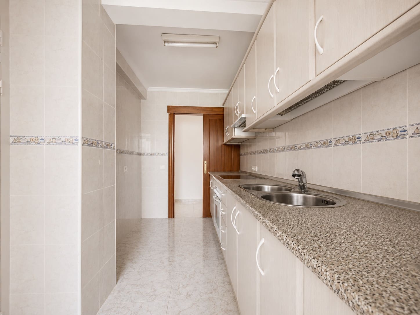 3 sovrum Lägenhet till salu i Estepona - 265 000 € (Ref: 10033673)