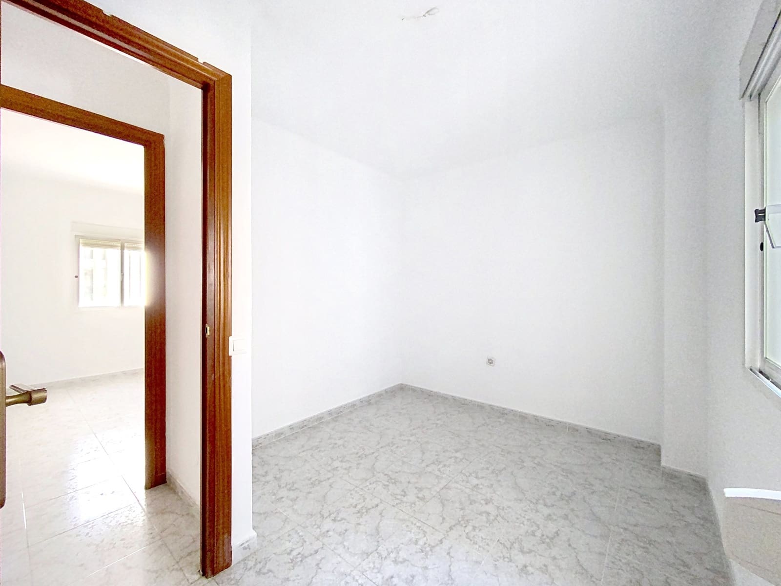 3 sovrum Lägenhet till salu i Estepona - 265 000 € (Ref: 10033673)