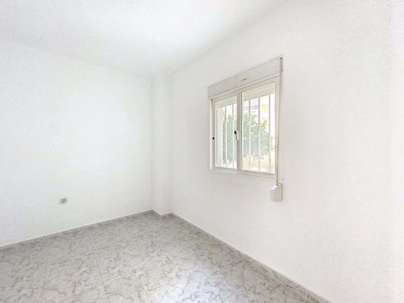 3 sovrum Lägenhet till salu i Estepona - 265 000 € (Ref: 10033673)