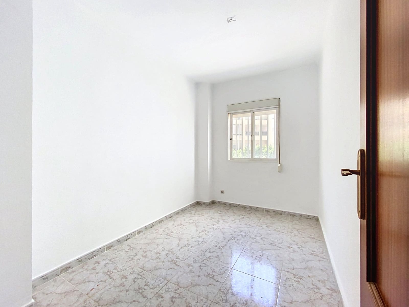 3 sovrum Lägenhet till salu i Estepona - 265 000 € (Ref: 10033673)