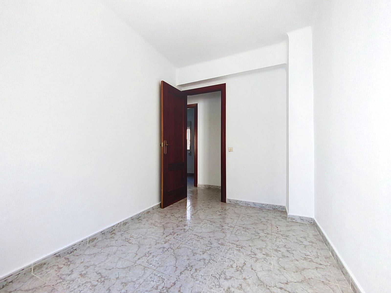3 sovrum Lägenhet till salu i Estepona - 265 000 € (Ref: 10033673)