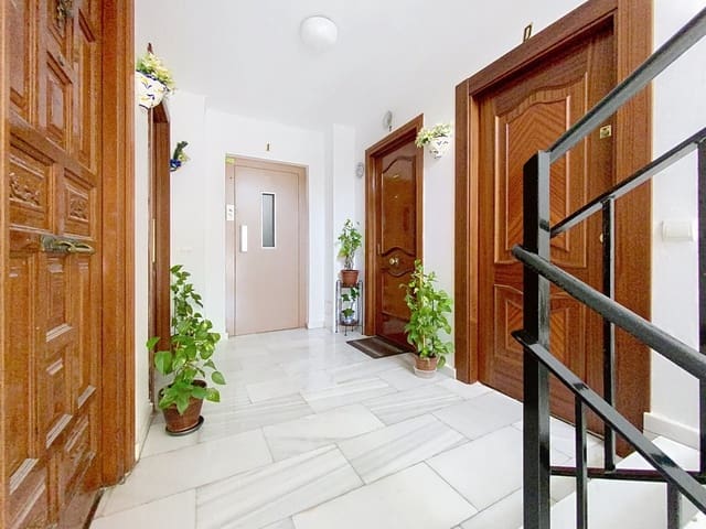3 sovrum Lägenhet till salu i Estepona - 265 000 € (Ref: 10033673)