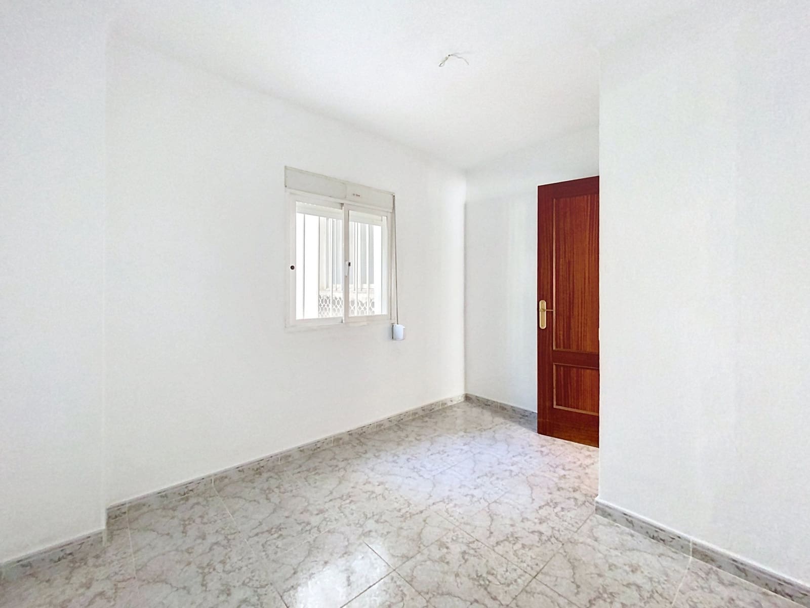 3 sovrum Lägenhet till salu i Estepona - 265 000 € (Ref: 10033673)