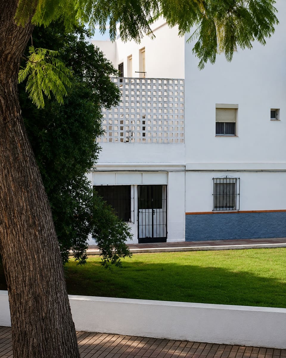 Commercial for sale in Nueva Andalucia - € 99,000 (Ref: 10037184)