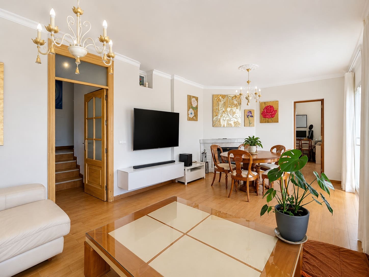 4 sypialnia Willa na sprzedaż w Estepona z basenem garażem - 1 050 000 € (Ref: 10038715)