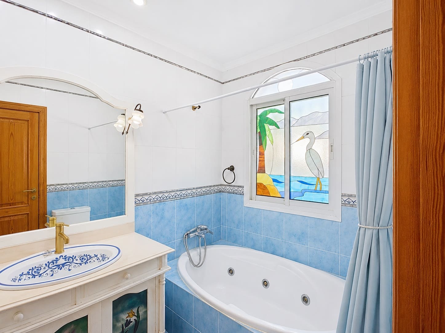4 sypialnia Willa na sprzedaż w Estepona z basenem garażem - 1 050 000 € (Ref: 10038715)