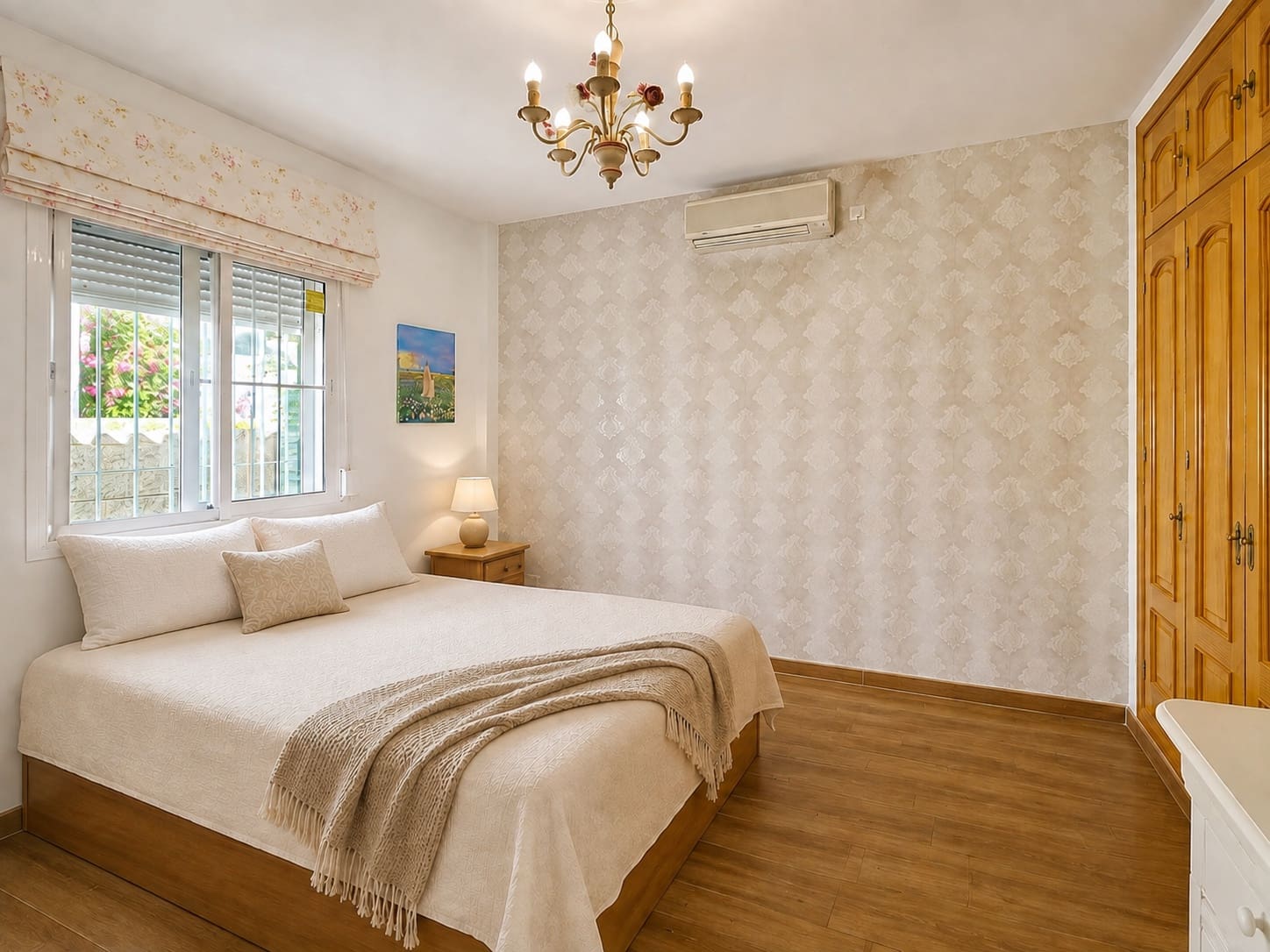 4 sypialnia Willa na sprzedaż w Estepona z basenem garażem - 1 050 000 € (Ref: 10038715)