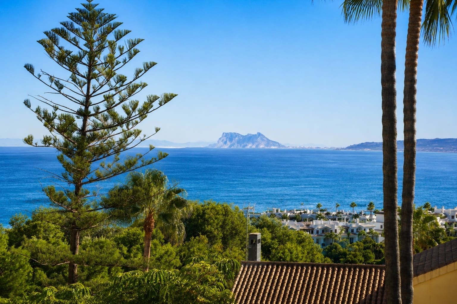 4 sypialnia Willa na sprzedaż w Estepona z basenem garażem - 1 050 000 € (Ref: 10038715)