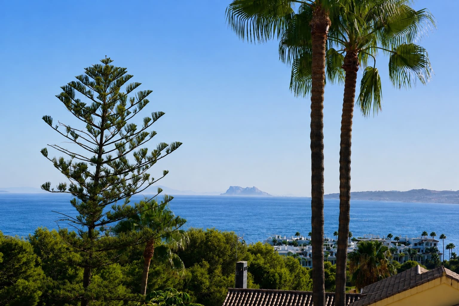 4 sypialnia Willa na sprzedaż w Estepona z basenem garażem - 1 050 000 € (Ref: 10038715)