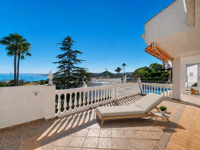 4 sypialnia Willa na sprzedaż w Seghers, Estepona z basenem garażem - 1 050 000 € (Ref: 10038715)