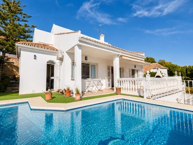 4 sypialnia Willa na sprzedaż w Seghers, Estepona z basenem garażem - 1 050 000 € (Ref: 10038715)