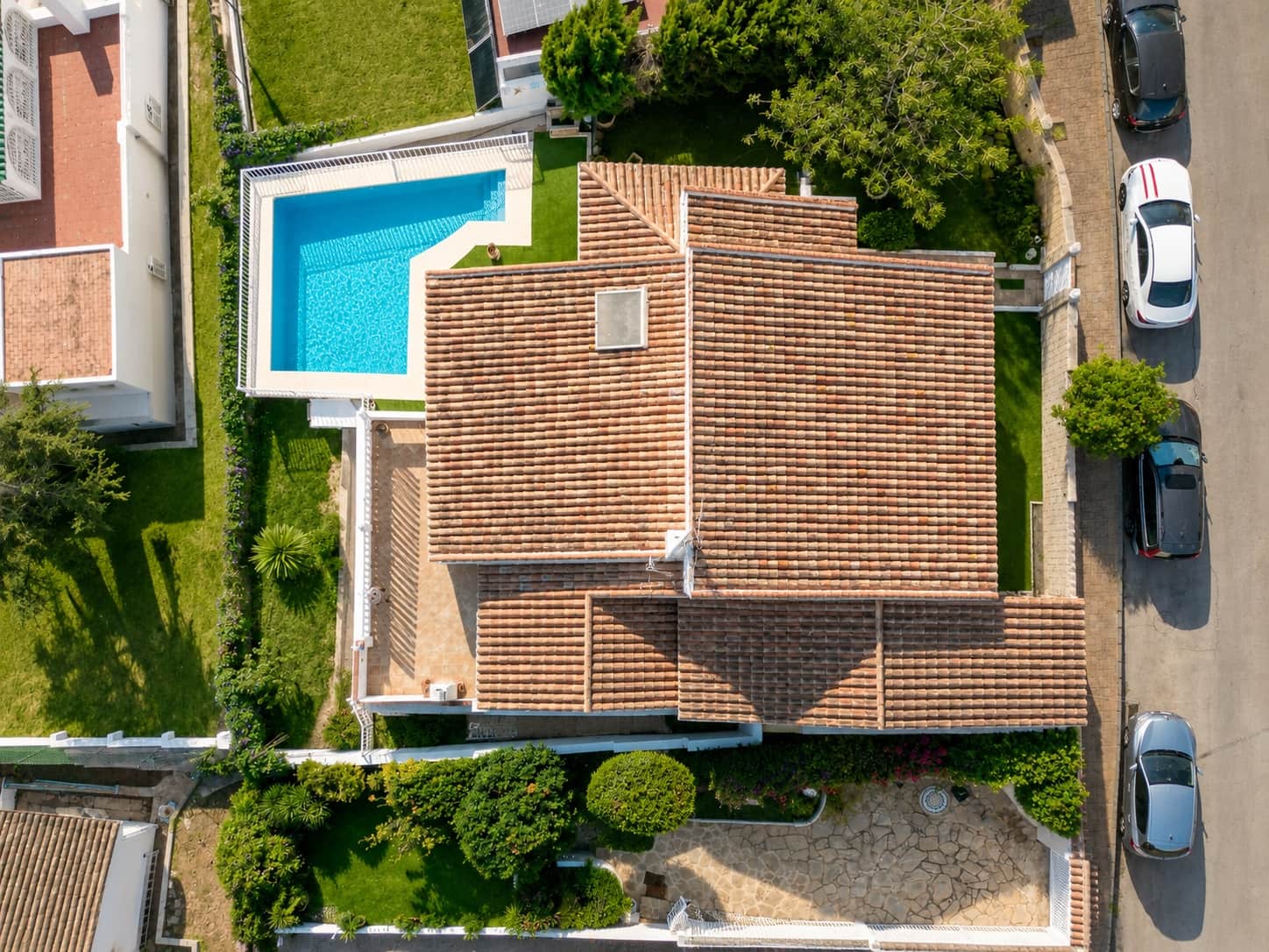 4 sypialnia Willa na sprzedaż w Estepona z basenem garażem - 1 050 000 € (Ref: 10038715)