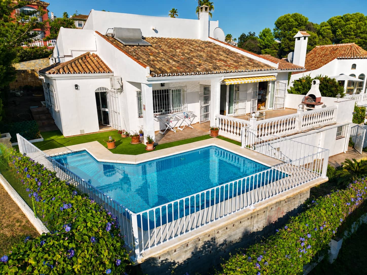 4 sypialnia Willa na sprzedaż w Estepona z basenem garażem - 1 050 000 € (Ref: 10038715)