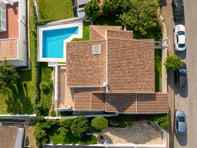 4 sypialnia Willa na sprzedaż w Seghers, Estepona z basenem garażem - 1 050 000 € (Ref: 10038715)