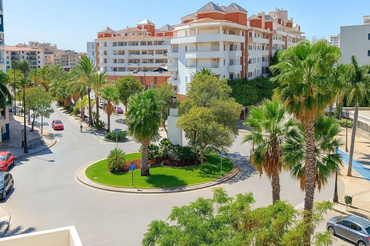 2 soveværelse Lejlighed til salg i Estepona med swimmingpool garage - € 615.000 (Ref: 10047080)