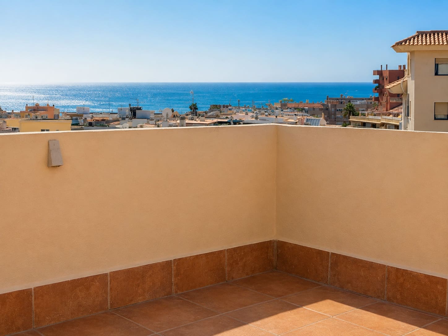 2 soveværelse Lejlighed til salg i Estepona med swimmingpool garage - € 615.000 (Ref: 10047080)