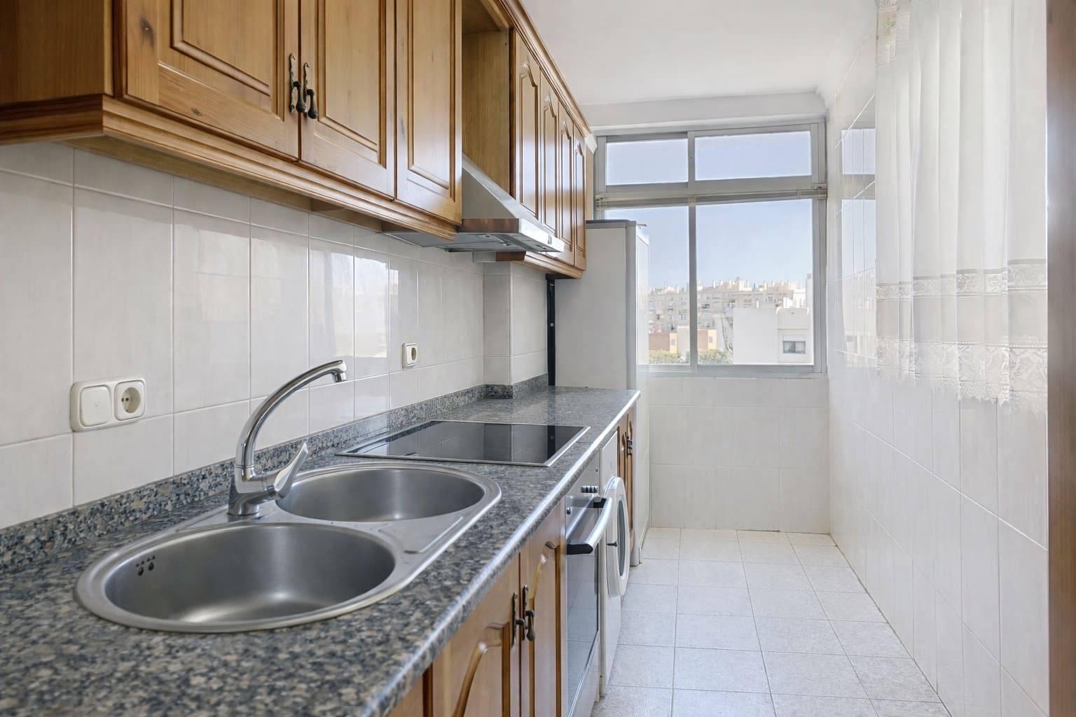 3 soveværelse Lejlighed til salg i Estepona med garage - € 320.000 (Ref: 10054967)