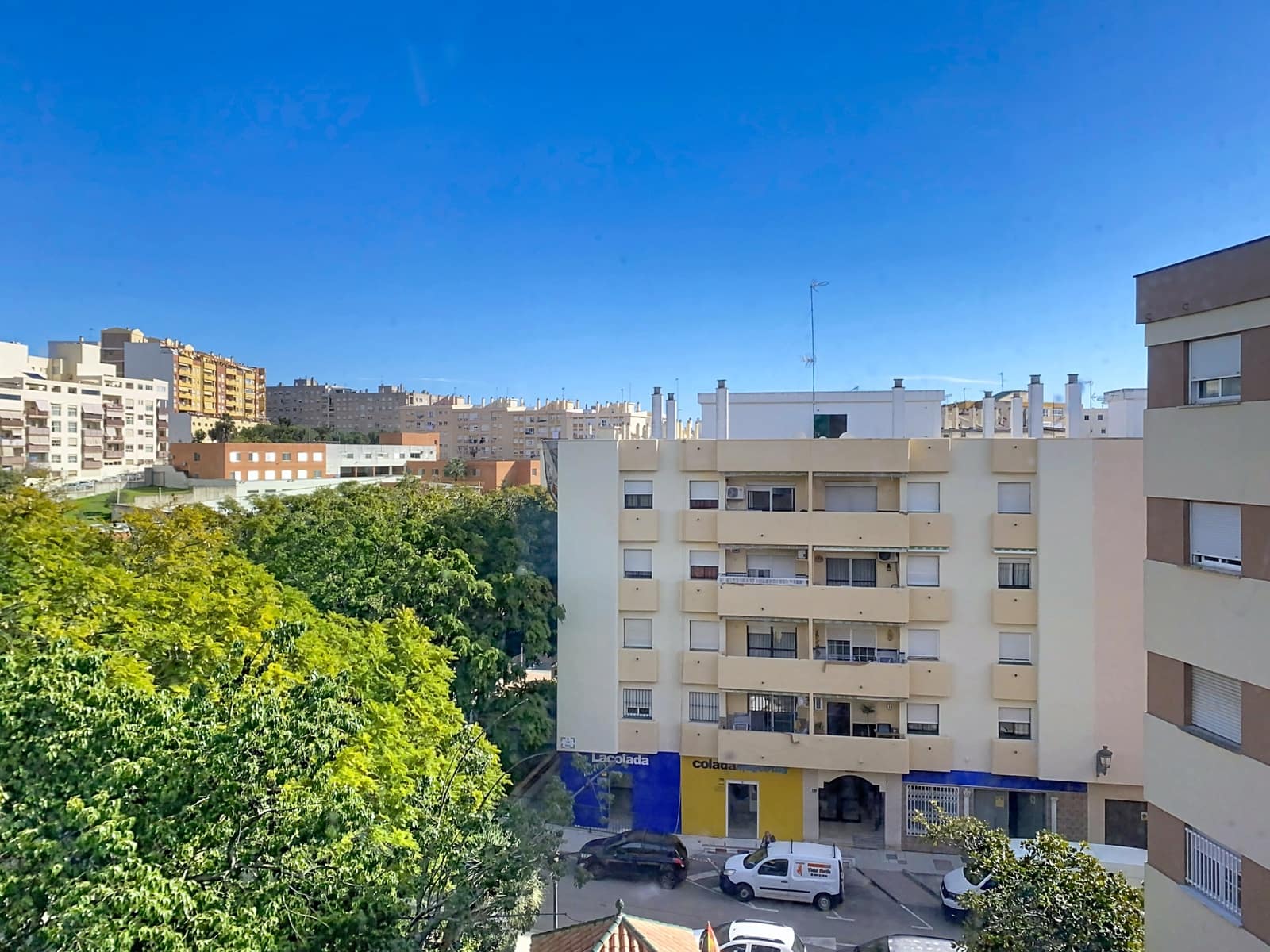 3 soveværelse Lejlighed til salg i Estepona med garage - € 320.000 (Ref: 10054967)