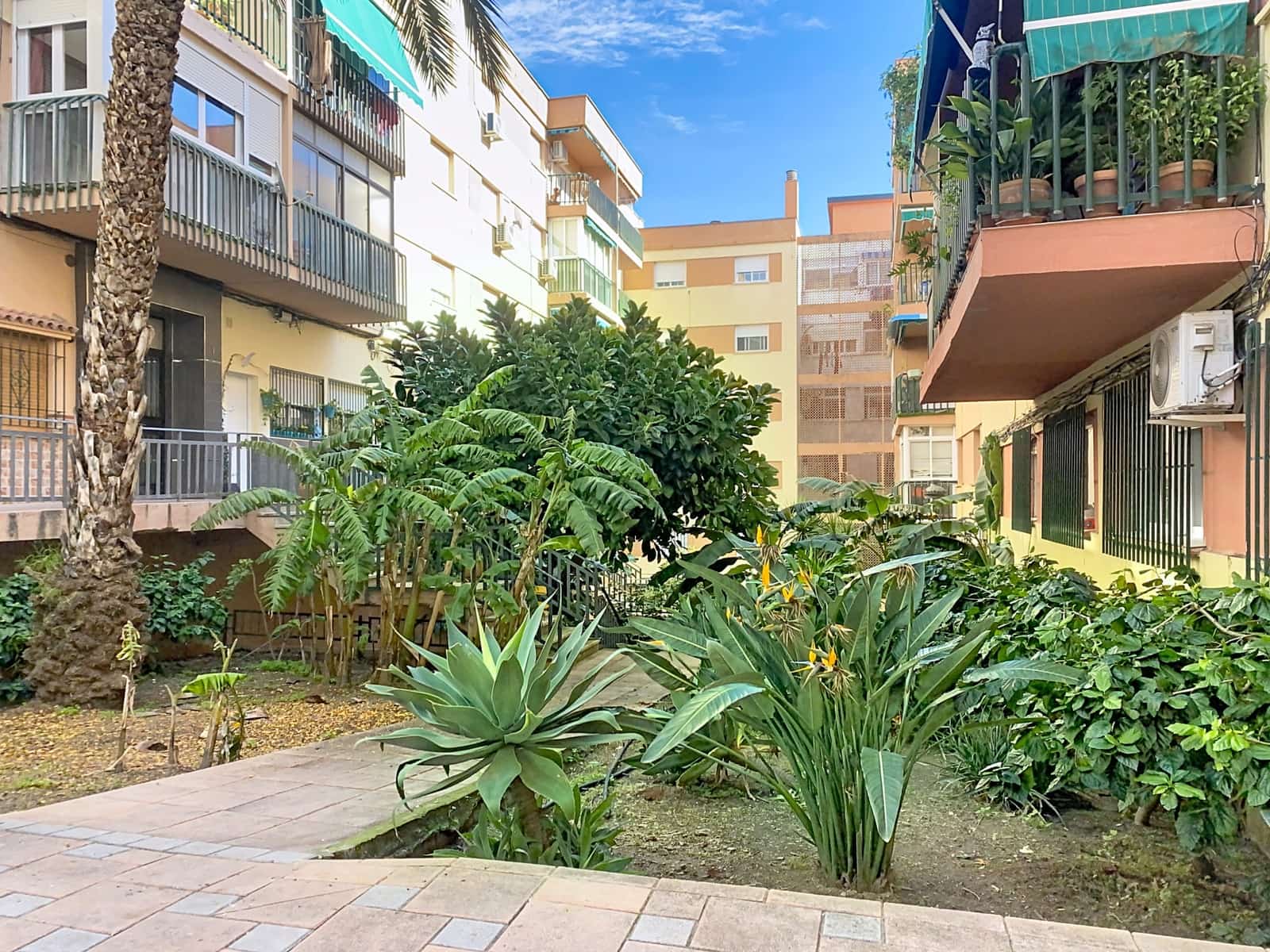 3 soveværelse Lejlighed til salg i Estepona med garage - € 320.000 (Ref: 10054967)