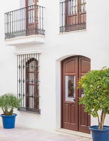 3 bedroom Townhouse for sale in Estepona - € 785,000 (Ref: 10061724)