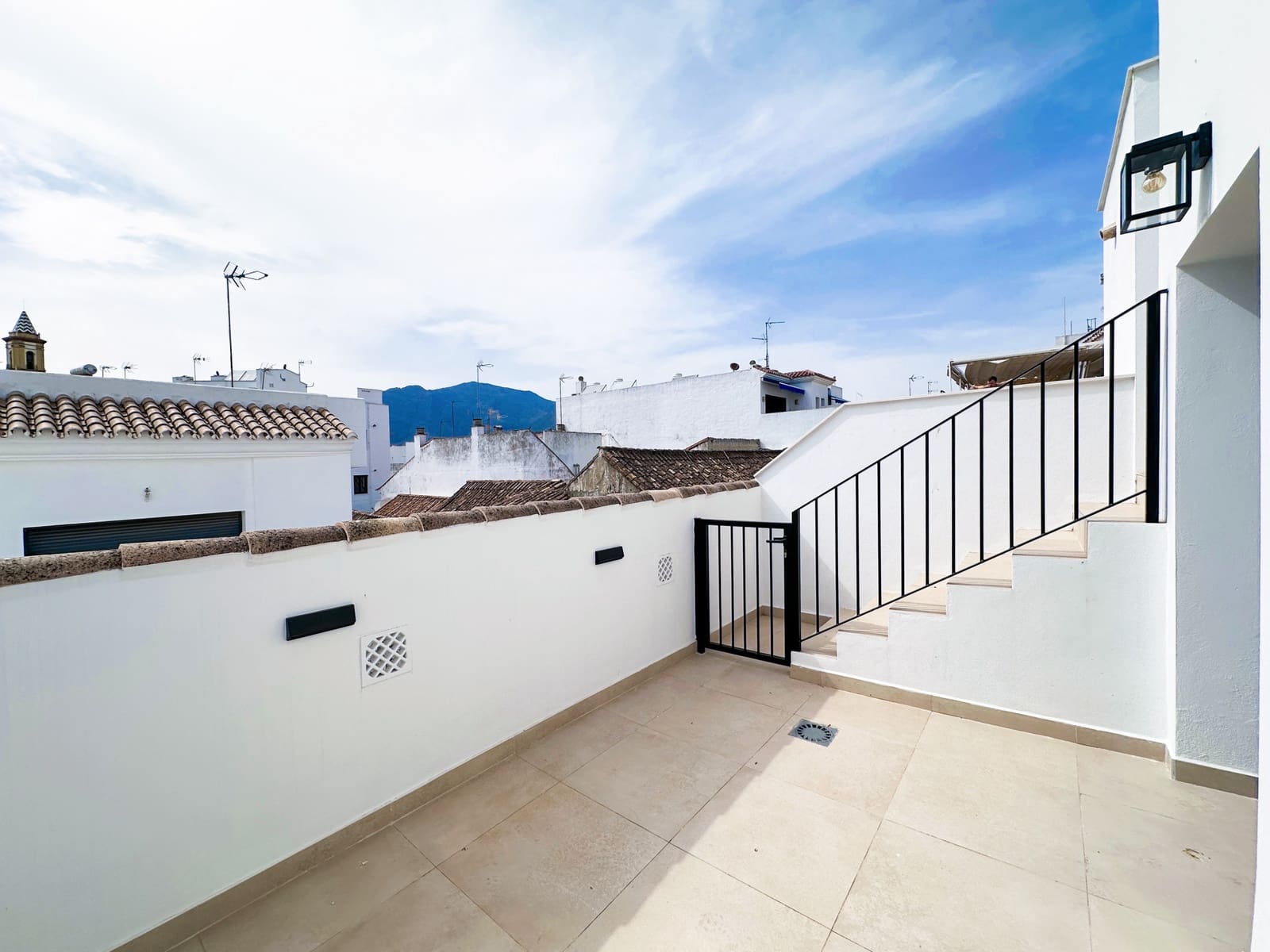 Casa de 3 habitaciones en Estepona en venta - 875.000 € (Ref: 10061726)