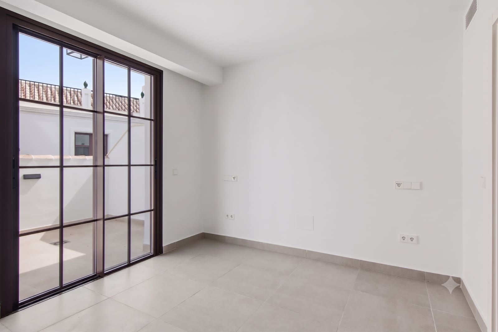 Casa de 3 habitaciones en Estepona en venta - 785.000 € (Ref: 10061727)