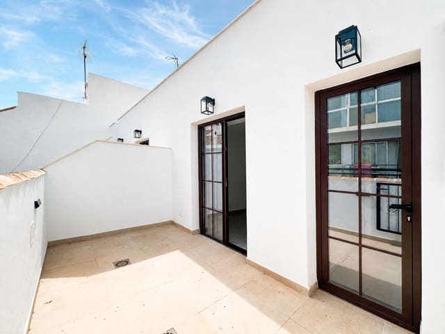 3 makuuhuone Omakotitalo myytävänä paikassa Estepona - 785 000 € (Ref: 10061727)