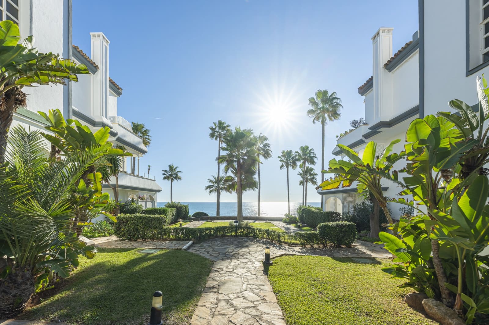 3 Zimmer Penthouse zu verkaufen in Estepona mit Pool Garage - 2.495.000 € (Ref: 10064078)