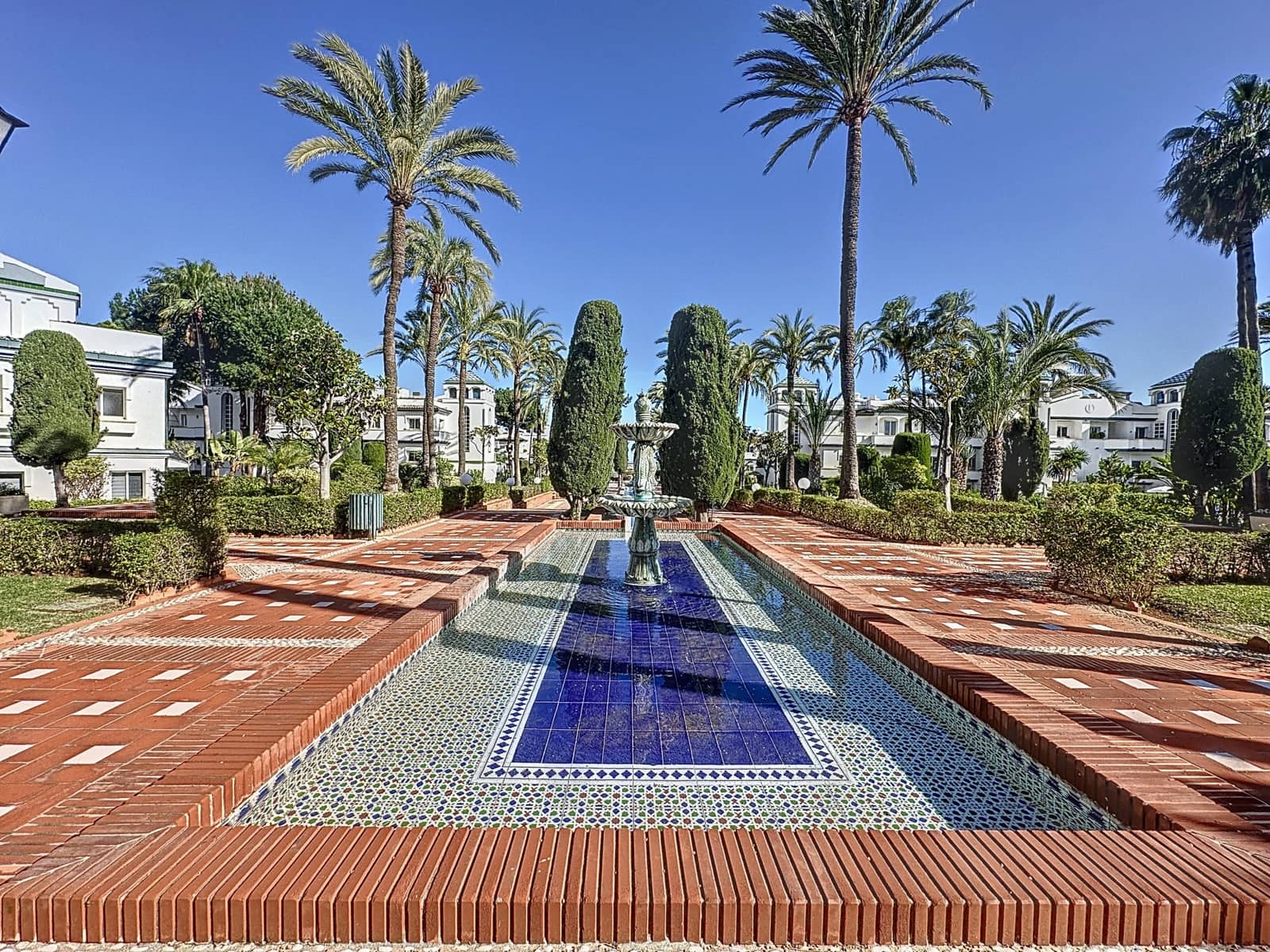 3 Zimmer Penthouse zu verkaufen in Estepona mit Pool Garage - 2.495.000 € (Ref: 10064078)