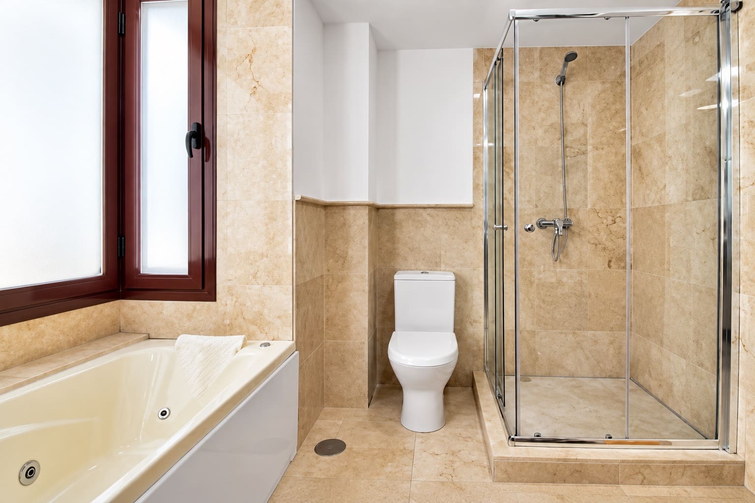 3 sypialnia Dom blizniak na sprzedaż w Casares z basenem - 520 000 € (Ref: 10081005)