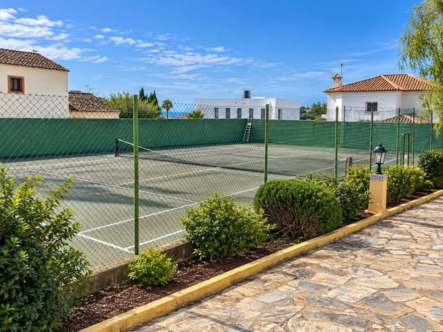 Bauplatz zu verkaufen in Estepona - 500.000 € (Ref: 10094441)