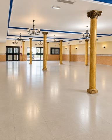 Local Comercial en Estepona en venta - 557.000 € (Ref: 10094442)