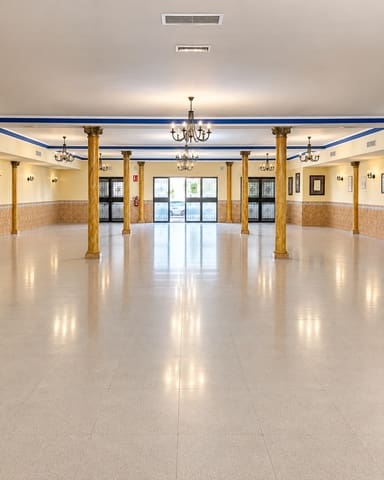 Local Comercial en Estepona en venta - 557.000 € (Ref: 10094442)