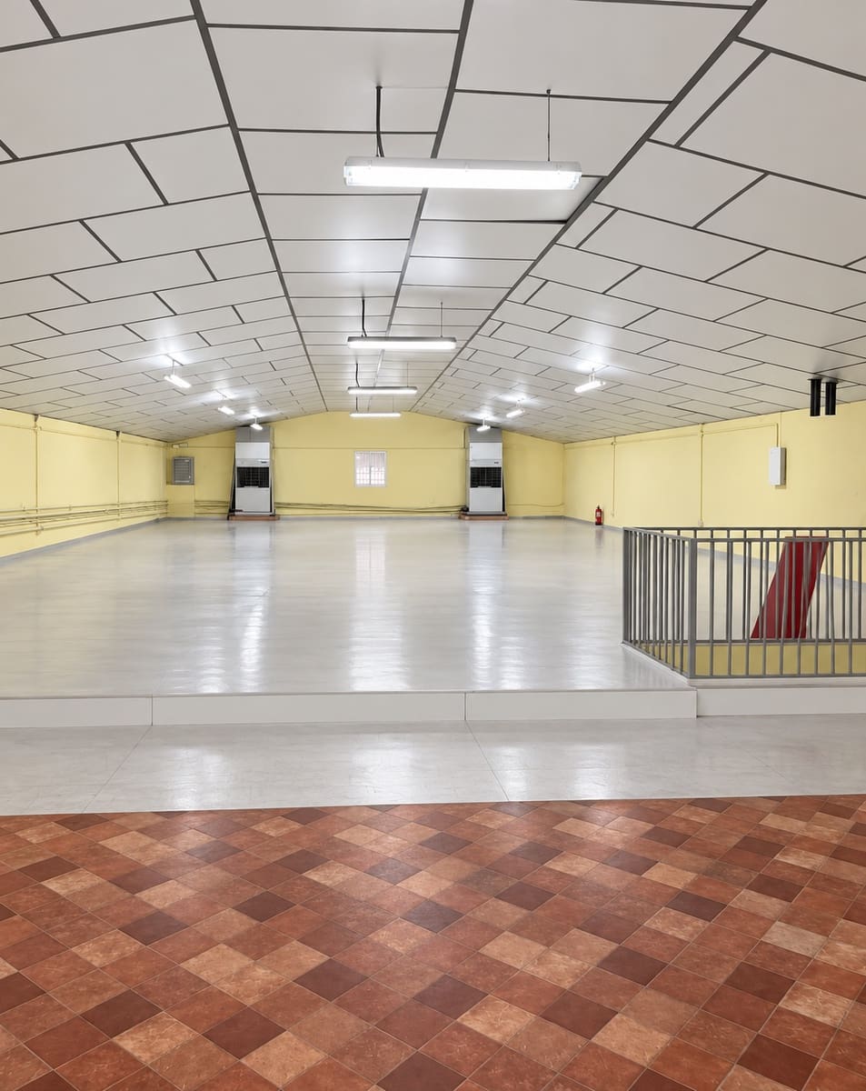 Local Comercial en Estepona en venta - 557.000 € (Ref: 10094442)