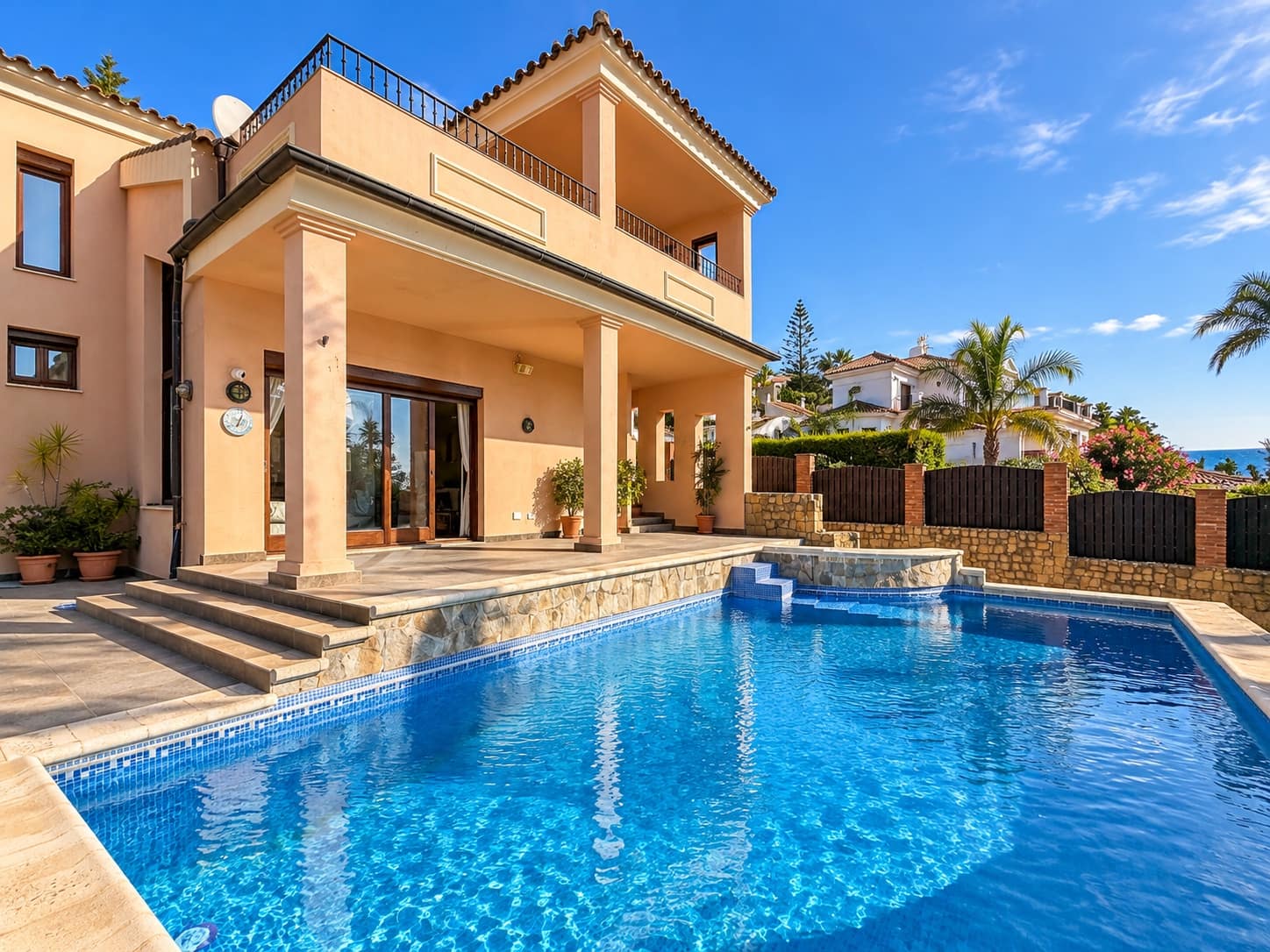 4 chambre Villa/Maison à vendre à Estepona avec piscine garage - 1 500 000 € (Ref: 10148501)