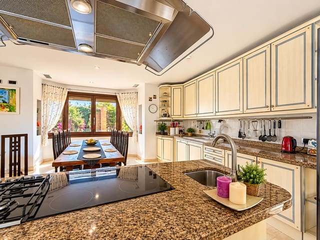 4 chambre Villa/Maison à vendre à Seghers, Estepona avec piscine garage - 1 500 000 € (Ref: 10148501)