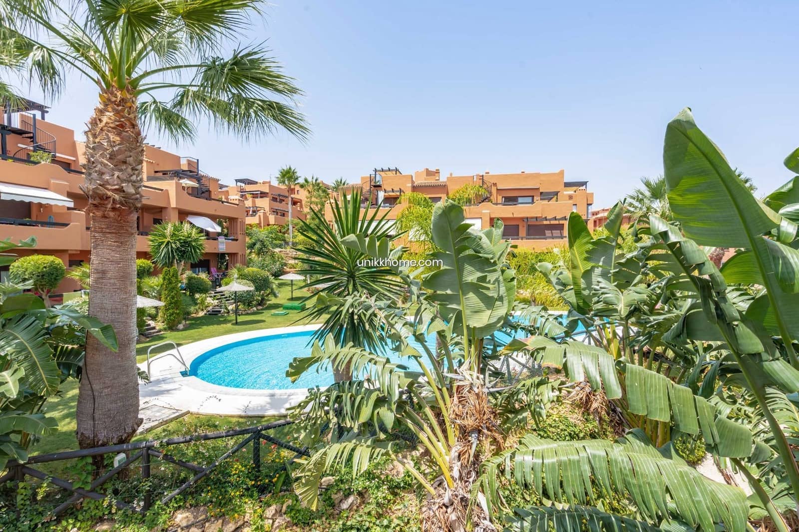 3 bedroom Apartment for sale in Estepona with pool garage - € 495,000 (Ref: 7654073)
