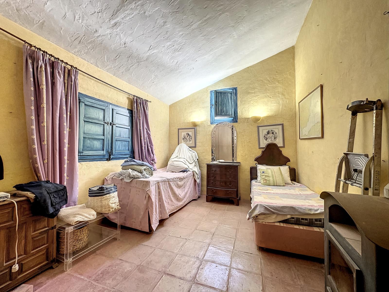 4 bedroom Finca/Country House for sale in El Padron with pool garage - € 8,000,000 (Ref: 7766836)